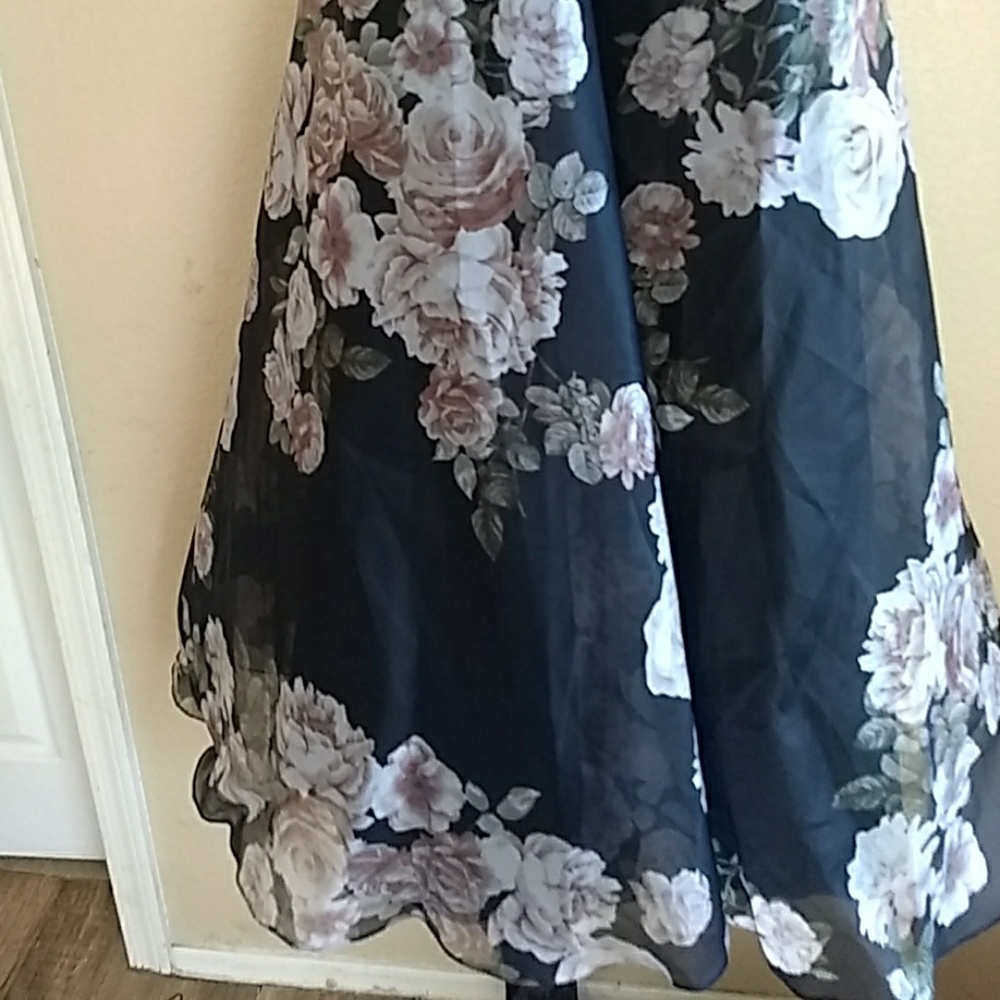 Eliza J - Picture 4 of 4